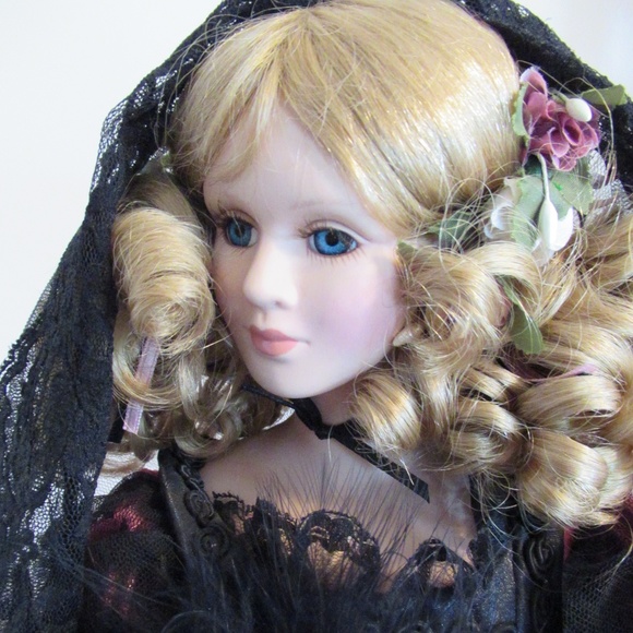 Dynasty Dolls "NICOLE" Porcelain Bisque doll - Picture 9 of 12